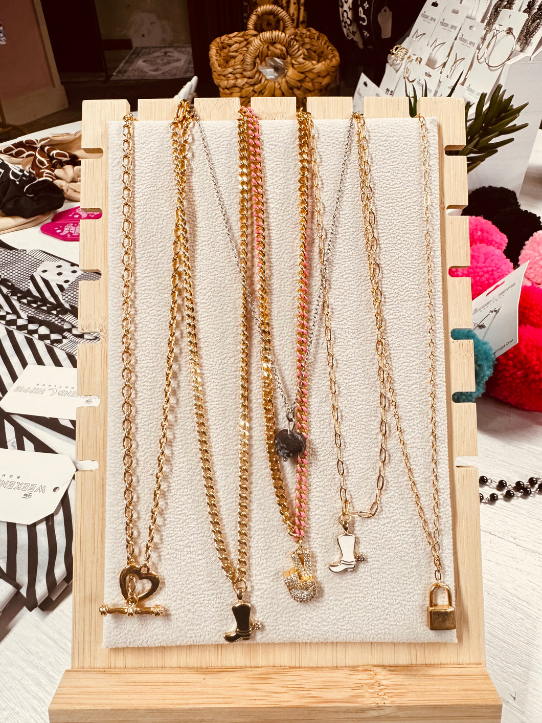 Gold simplicity necklaces