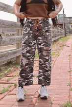 Cropped Camo Barrels